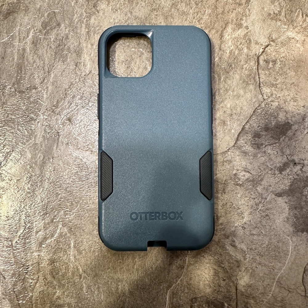 iPhone 13 otter box phone case